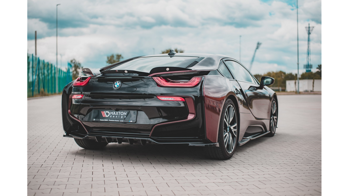 Central Rear Splitter (with vertical bars) BMW i8 Gloss Black ...