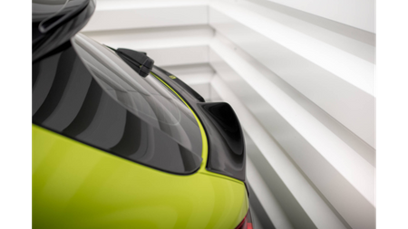 The extension of the rear window BMW 1 F40 M-Pack / M135i Gloss Black