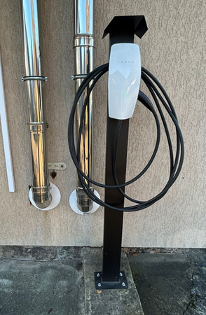 Tesla Wallbox Charger stand