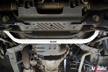 Toyota Hiace/H200 04+ UltraRacing 4-point front H-Brace 1366