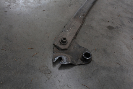 Rozpórka dolna Camaro SS cabrio 2016+