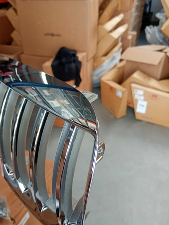 Grill sportowy podwójne żeberka Gloss Black BMW X3 E83 Facelift 2006-2010 USZKODZONY