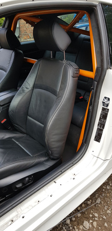 Bolt-in Half Roll Cage BMW 3 E92 Coupe Red