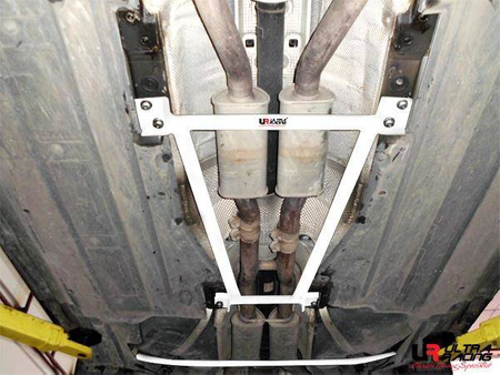 Rozpórka Audi A6 10+ 2.5T UltraRacing 4-punktowa środkowa dolna Brace