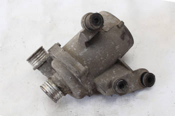 BMW E92 30445331 water pump