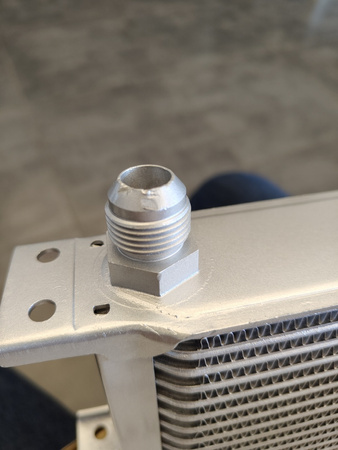 D1Spec Oil cooler British 15rows DAMAGED