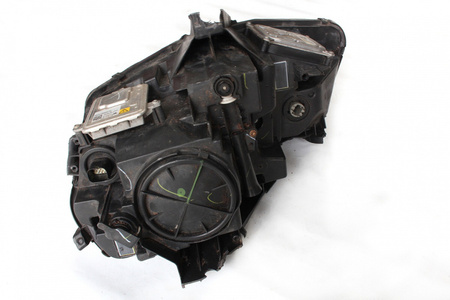 Reflektor prawy z przetwornicami Chevrolet Camaro SS 2016+