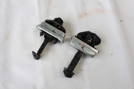 Ogranicznik drzwi lewy Camaro SS cabrio 2016+