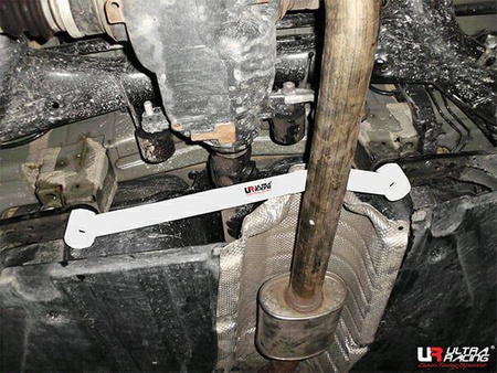 BMW F25 X3 2.0D 4WD 11-17 UltraRacing 2-point rear lower Bar