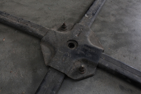 Rozpórka dolna Camaro SS cabrio 2016+