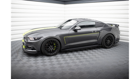 Dokładka Ford Mustang VI GT Progi Street Pro Black + Gloss Flaps