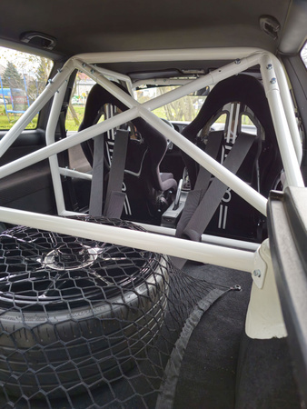 Bolt-in Roll Cage VW Golf 3 White