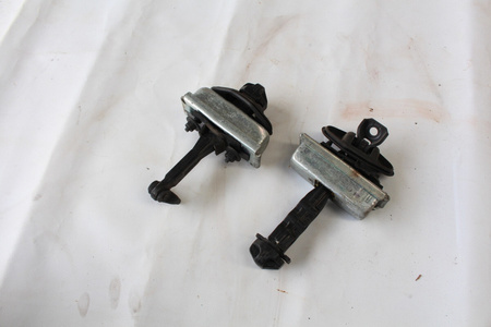 Ogranicznik drzwi prawy Camaro SS cabrio 2016+