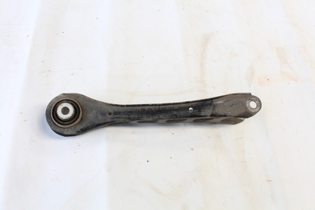 Wahacz górny przedni lewy Camaro SS 2016+