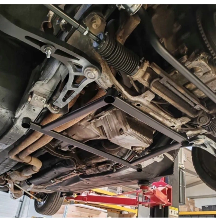Rozpórka BMW E36 dolna przednia 4punktowa H-brace X-brace