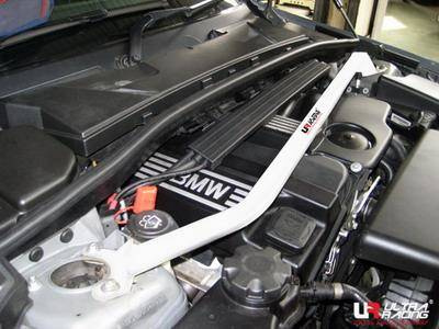 BMW 1 04-11 E87 120i 2.0 UltraRacing front upper Strutbar