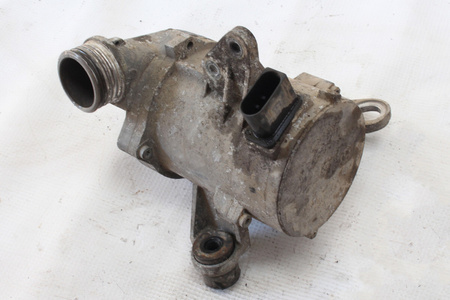 Pompa wody BMW E92 30445331
