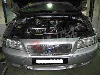 Volvo S80 UltraRacing 2-point front upper Strutbar