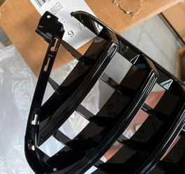 Grill Mercedes-Benz GL X166 GT Gloss Black Camera USZKODZONY