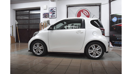 Dokładka Toyota IQ Progi