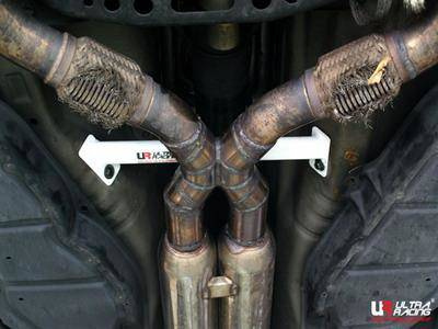 Nissan 350Z 02-08 UltraRacing 2-point mid lower Member Brace