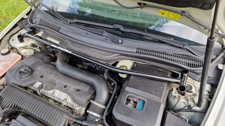 Front upper strut bar Volvo C 30 White