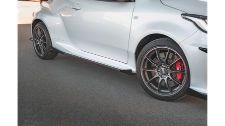 Dokładka Toyota GR Yaris IV Progi Racing Black + Gloss Flaps