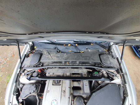 Front upper strut bar BMW 3 E90 E91 E92 n52 White