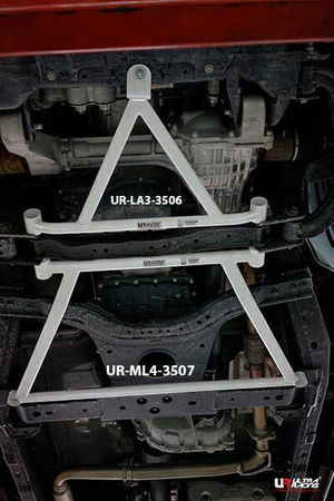 Nissan Navara D23 2.5D 4WD 14+ UltraRacing 4-point mid lower Brace