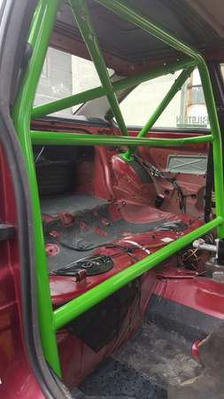 Bolt-in Half Roll Cage BMW 3 E46 Red Black