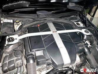 Rozpórka Mercedes SL 350 02-11 UltraRacing przednia górna Strutbar
