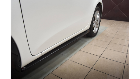 Dokładka Toyota IQ Progi