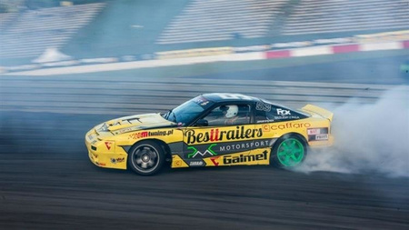 Naklejka TurboWorks Czerwono-Biała 20cm