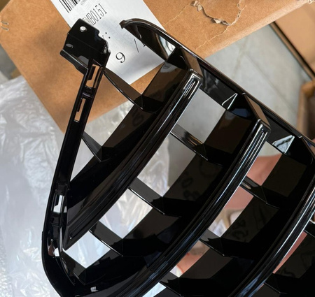 Grill Mercedes-Benz GL X166 GT Gloss Black Camera DAMAGED