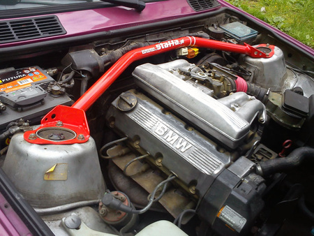 Front upper strut bar BMW 3 E30 White