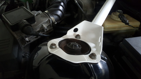 Rozpórka BMW 3 E36 IS Z3 4-cyl przednia górna Black