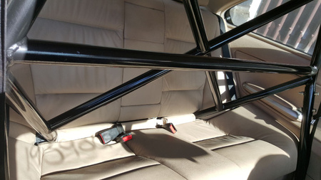 Bolt-in Half Roll Cage BMW 3 E46 Coupe Red Black