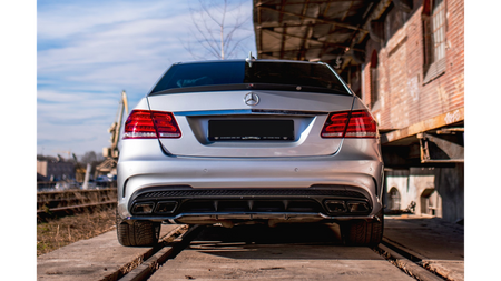 Przedłużenie Spoilera Mercedes-Benz E63 AMG / AMG-Line Sedan W212 Facelift Gloss Black