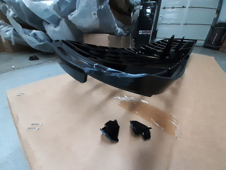 Grill Mercedes-Benz GLS X166 Facelift GT Gloss Black Camera DAMAGED