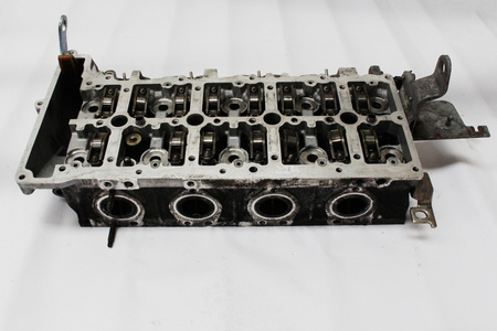 BMW E92 N47D20 head