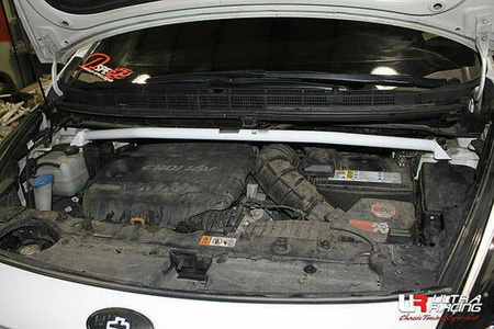 Kia Carens RP 1.7D 2WD 13+ UltraRacing 2-point front upper Strutbar
