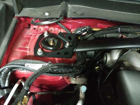 Front upper strut bar Mitsubishi Outlander 3 White