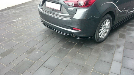 Splitter Mazda 3 III Facelift Tył Środkowy Bez Dyfuzora Gloss Black