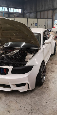 Nadkole BMW 1 E81 E82 tył prawe