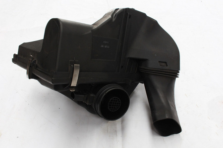 BMW E92 air filter housing 7797460-03