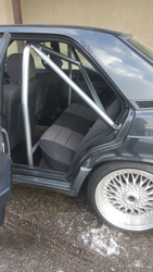 Bolt-in Half Roll Cage Mercedes W201 190 Red