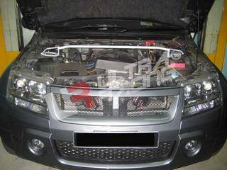 Suzuki Grand Vitara UltraRacing 2-point front upper Strutbar