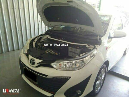 Rozpórka Toyota Yaris Ativ XP150 1.5 2WD Thailand Imported 17+ UltraRacing 2-punktowa przednia górna Strutbar