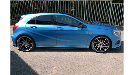 Dokładka Mercedes-Benz A W176 AMG-LINE Progi Gloss Black