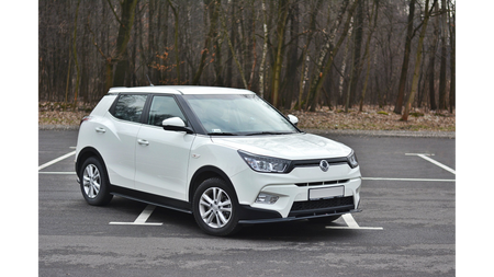 Splitter Ssangyong Tivoli przód v.1 Gloss Black